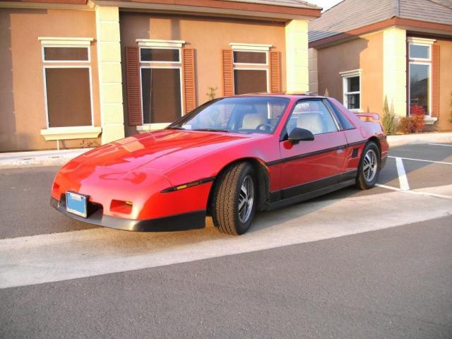 Pontiac Fiero 1986